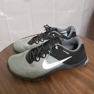 Nike Metcon 2 women Black  white Grey Flywire size 7.5